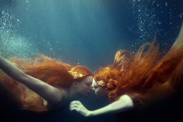 redheadskissing