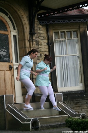 careworkers sneak out to drink